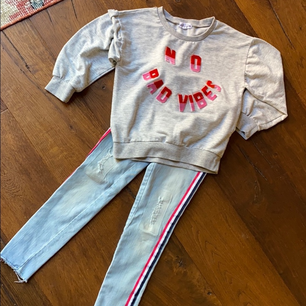 SOLD Girl’s Outfit Bundle Sz 8